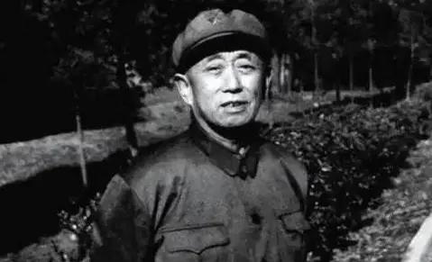 1979年，徐向前收到一代名将郑维山的来信，信上说他生活困难。徐帅立马给总政治部
