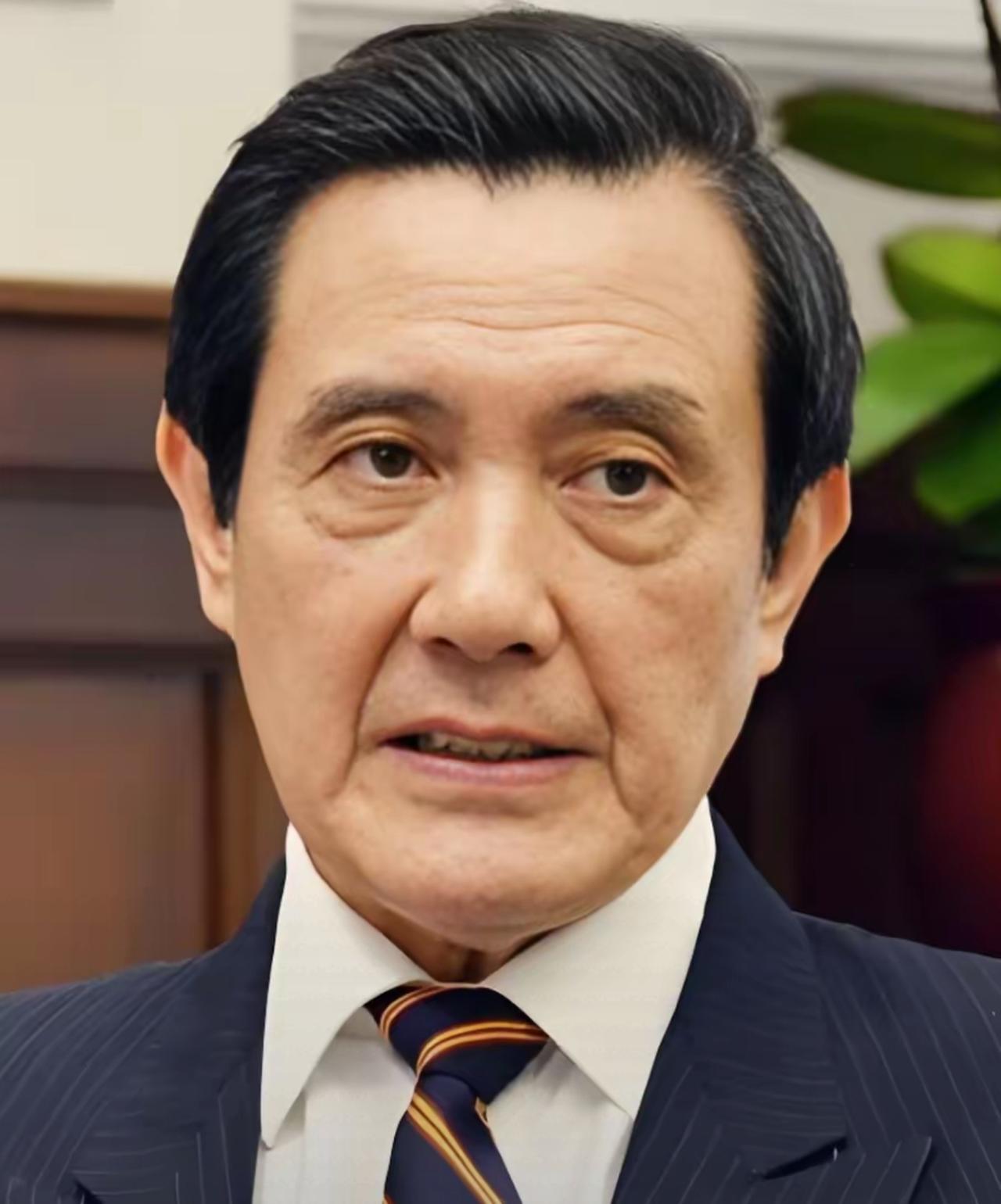 马英九的老部下，原劳工部郑春其最近在节目中，用十二个字评价了马英九:自恋，自私