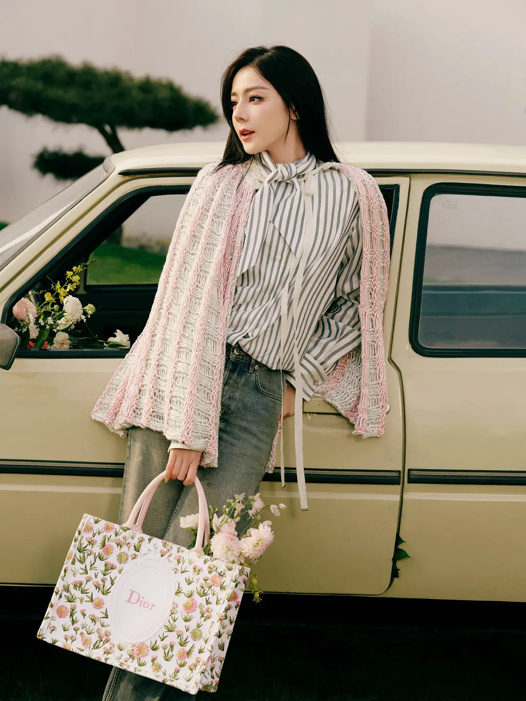 迪丽热巴迪奥出发图🈶这是动了还是修图的锅？怎么看起来这么奇怪🤔