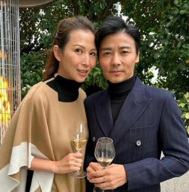 当年刘銮雄当着张晋的面直言：“你老婆陪了我6年。”场顿时鸦雀无声，众人都等着张晋