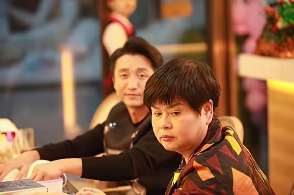 冉莹颖妈妈为啥瞧不上奥运冠军邹市明？还说他是个体力劳动者，觉得女儿嫁给邹市明属于