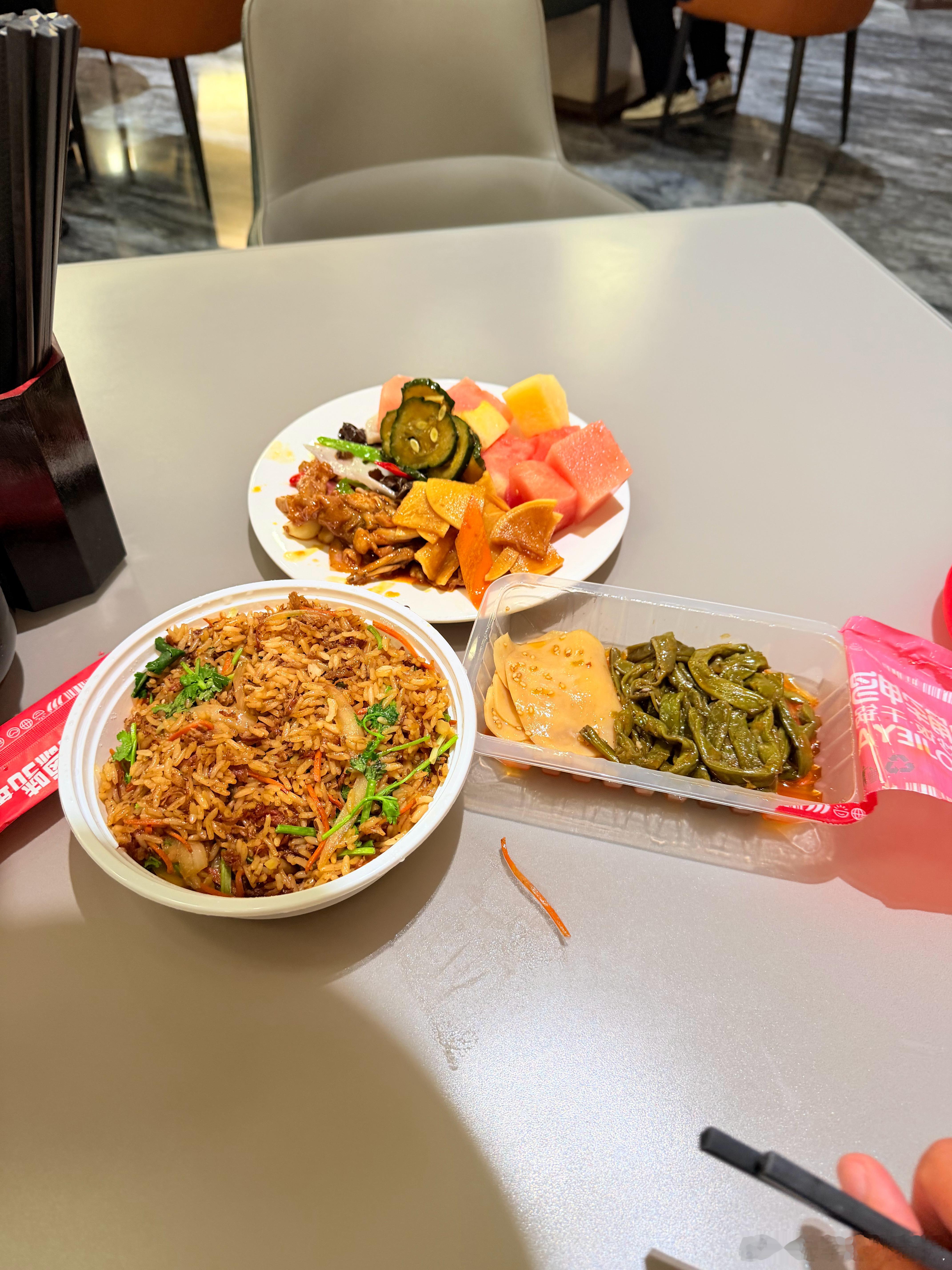 江浙沪的汽车劳模又又又出发了今儿飞北京明天带着北京8位粉丝去宝马店砍价[手