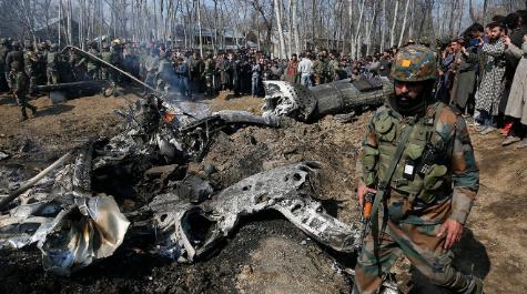 巴基斯坦罕见放出重磅信息：那场印巴空中对峙中，歼-10C其实一直“压着打、没出风