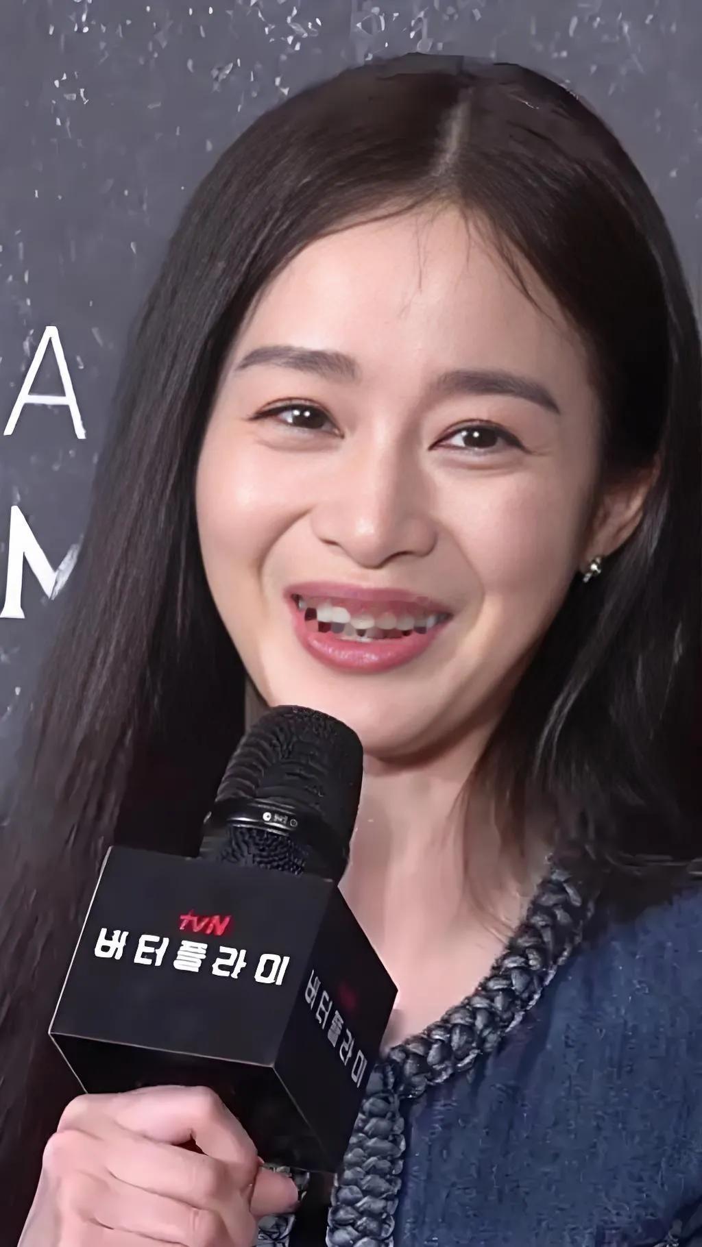 2025年8月20日，韩国女星金泰熙在综艺《YouQuiz》中坦言育儿远超生产