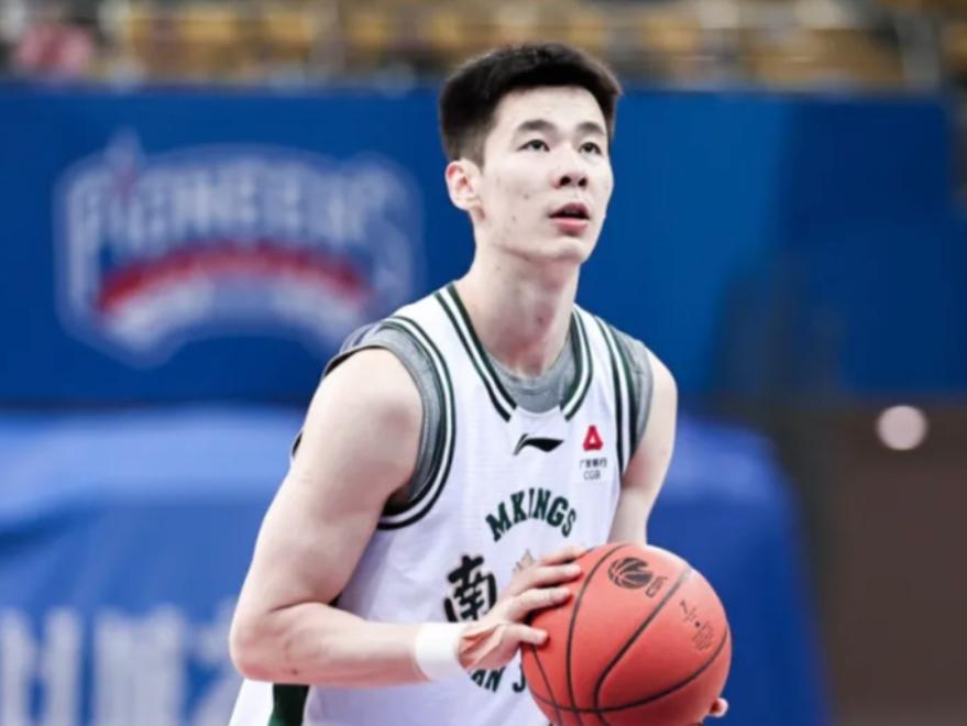 CBA最新消息：据直播吧透露，此前代表NBA国王队打夏季联赛的郭昊文没有继续代表