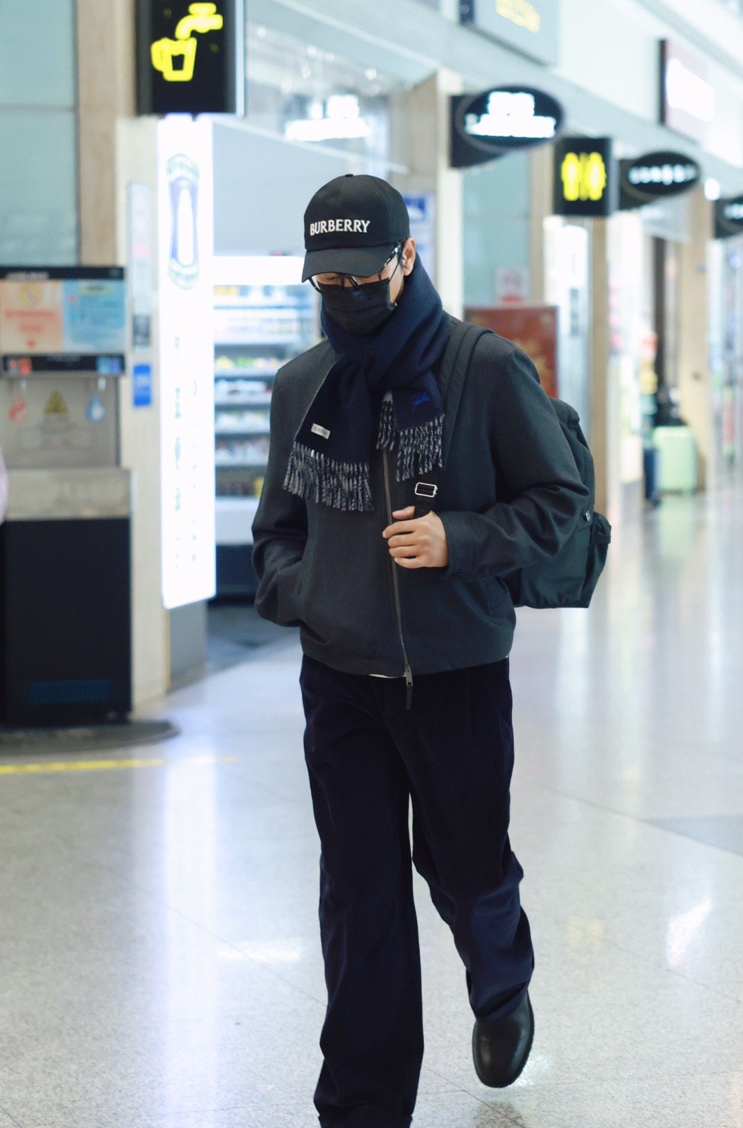 陈坤×Burberry✈️大年初五迎财启程，Burberry代言人陈坤机