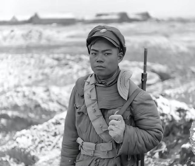 1948年国军师长当众枪吓小兵，被当场击毙，揭开国民党惨败的真正内因1948