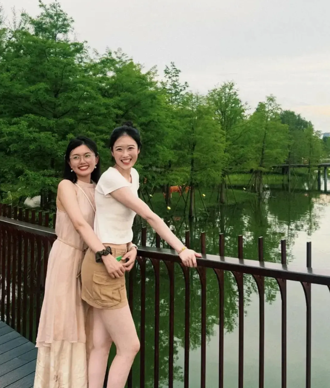 为什么大家都喜欢戴眼镜呢