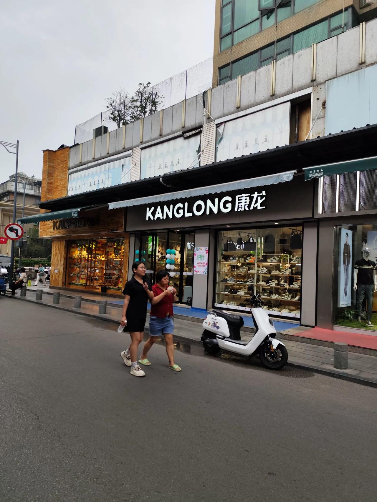 分享一张你随手拍的街景