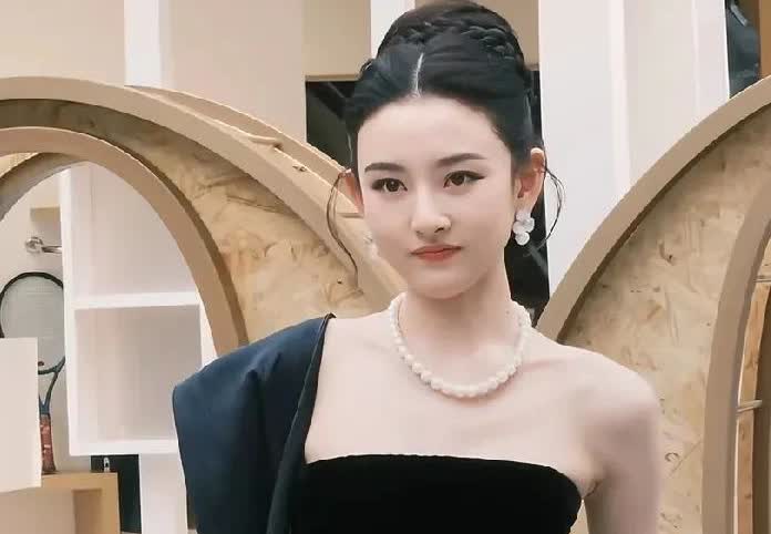 终于明白为什么宋祖儿回归大家都特别高兴了不是因为她性格好，也不是