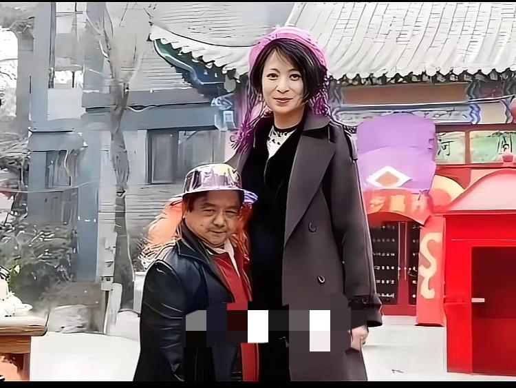 著名演员陈三木与四婚妻子