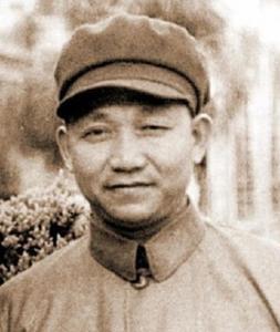 104岁老八路含泪回忆师长陈光，陈光后人感动，千里赴山东看望说实话，翻开战史你