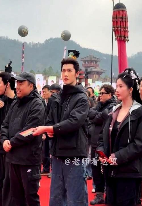 李昀锐给孟子义发10001元生日红包那天，我就知道这对的猫腻藏不住。拍尚公