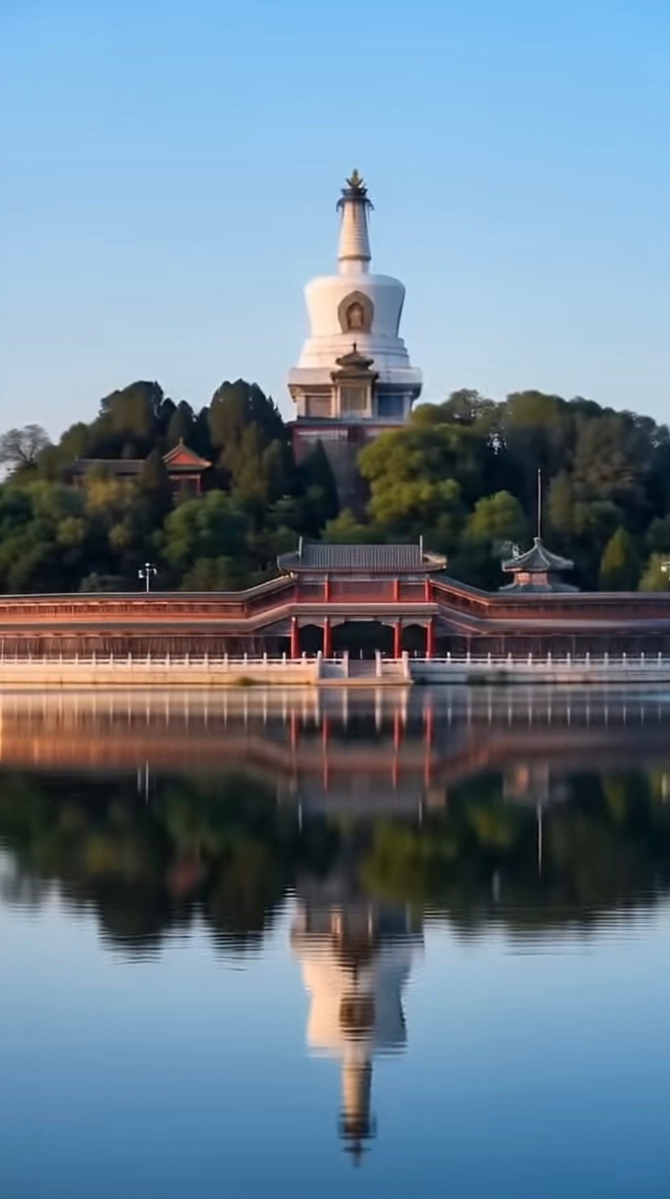 在北京邂逅梵净山没想到不用奔赴贵州，在北京就能邂逅梵净山。隔着千里的山水风光来到