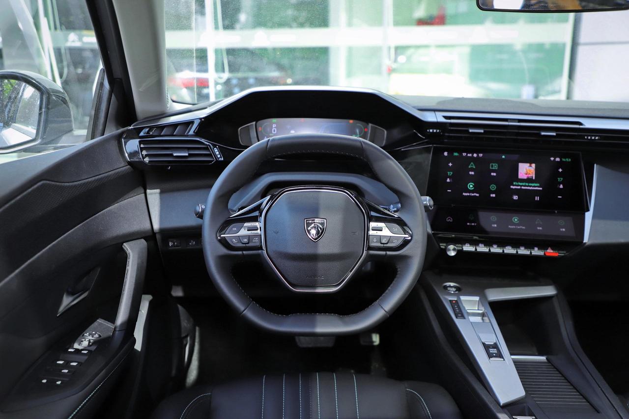 不管你信不信，这就是赤裸裸的事实！2015年，标致在中国卖了40.61万辆2