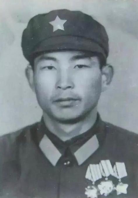“投降吧，饶你不死！”1980年，小战士被越军包围，又赶上子弹打光了。他