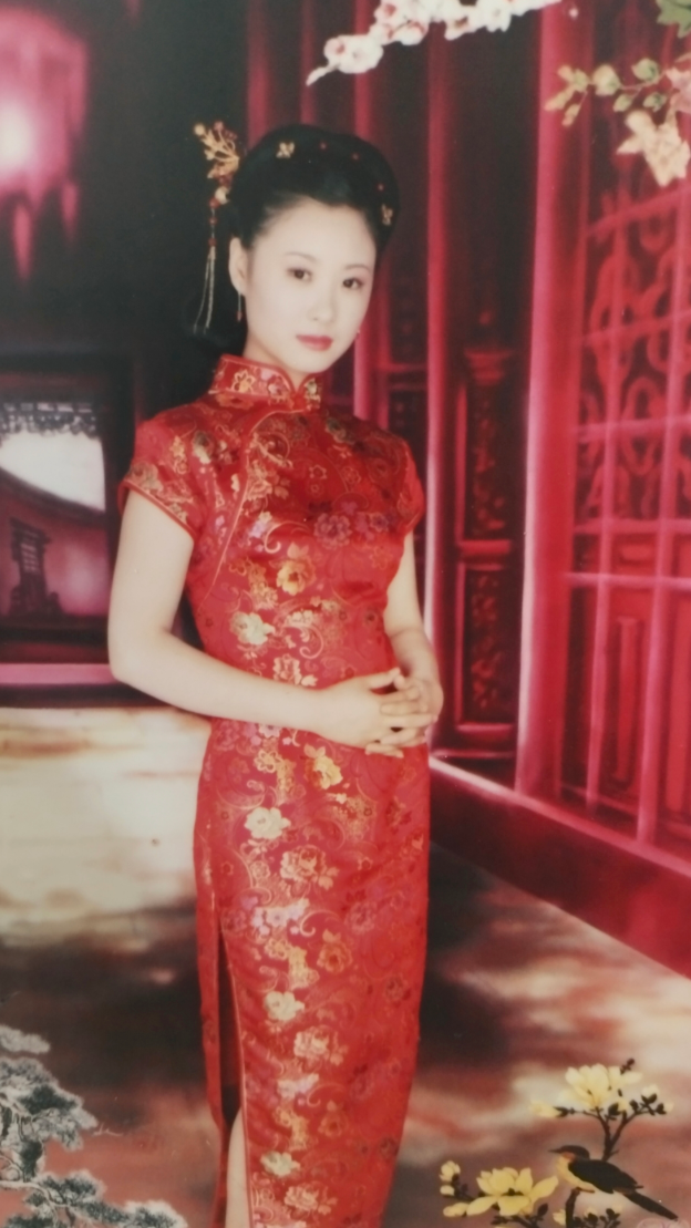 20年前的结婚照，到现在闺女也要生宝宝了