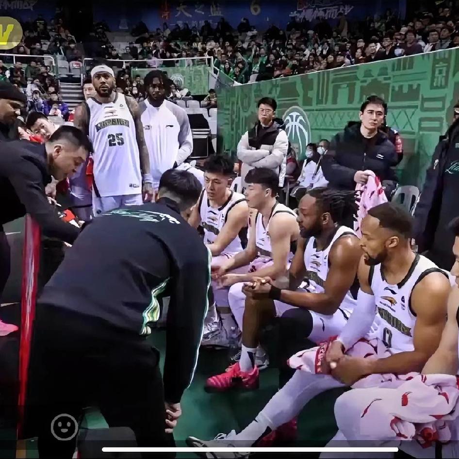 兄弟们！昨晚辽篮在客场有惊无险的战胜了南京队！但整场比赛有2个诡异的现象不知大家