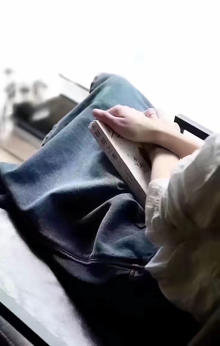 人老了才明白：“夫妻间就算感情淡了，没了体贴，分房睡，没什么话说，各吃各的饭，各