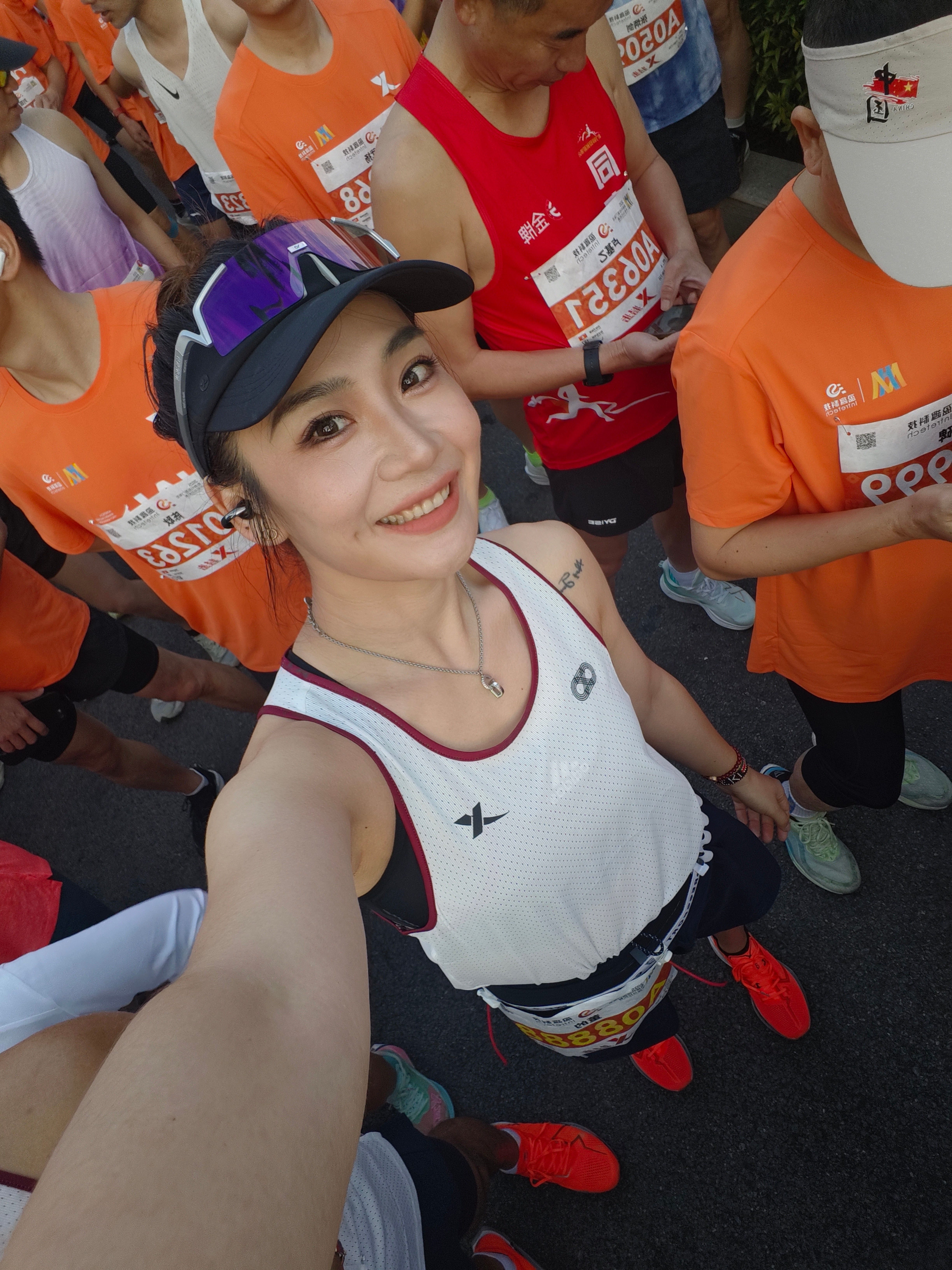 啊，天啊。这是我跑马拉松最后悔的一次，后悔之前都没好好跑步。月跑量50km和海沧