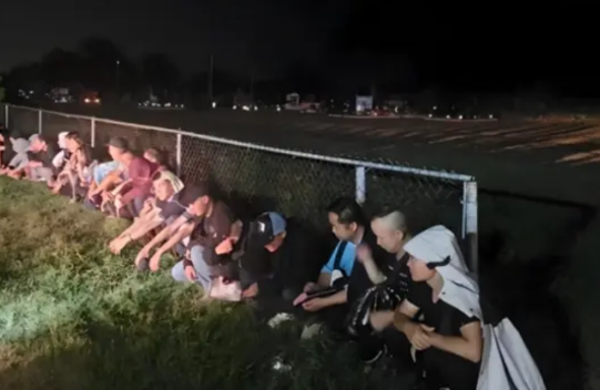 美国打算遣返3.6万中国籍非法移民，中国为何拒绝接收？首先，这些中国籍的非法移民
