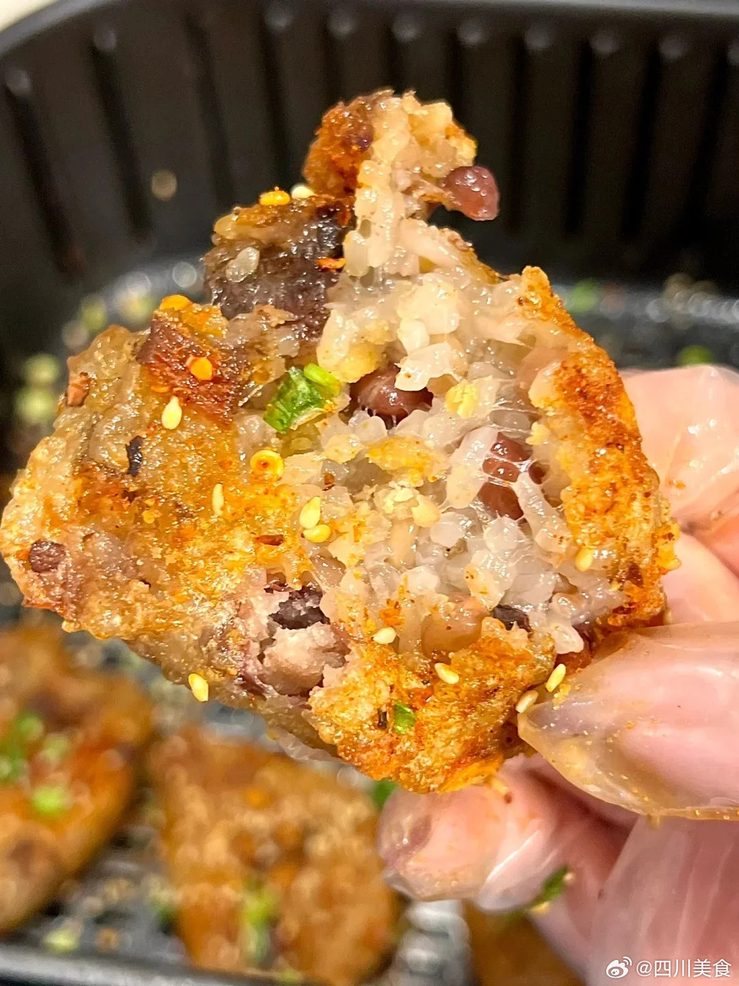 大家端午节安康！我来拯救大家家里闲置的粽子了。由于粽子实在是过于管饱，每年家里的