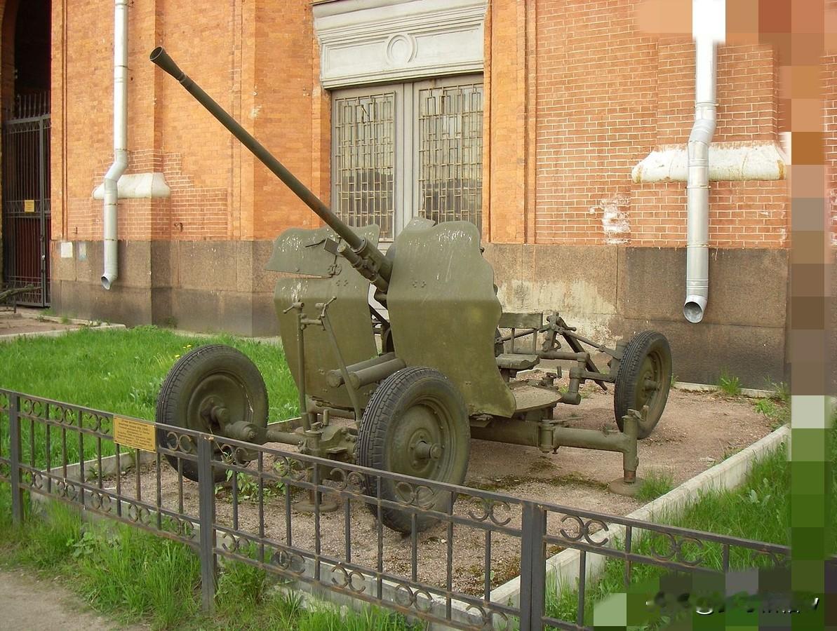 和第二次世界大战时期苏联的大口径高射炮相比，苏联的1940式（72-K）25毫米