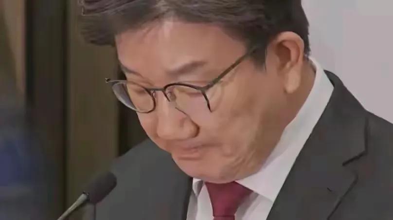 尹锡悦的审判长池贵然出了这么大的事，权性东居然保持沉默。意味着什么？池贵然