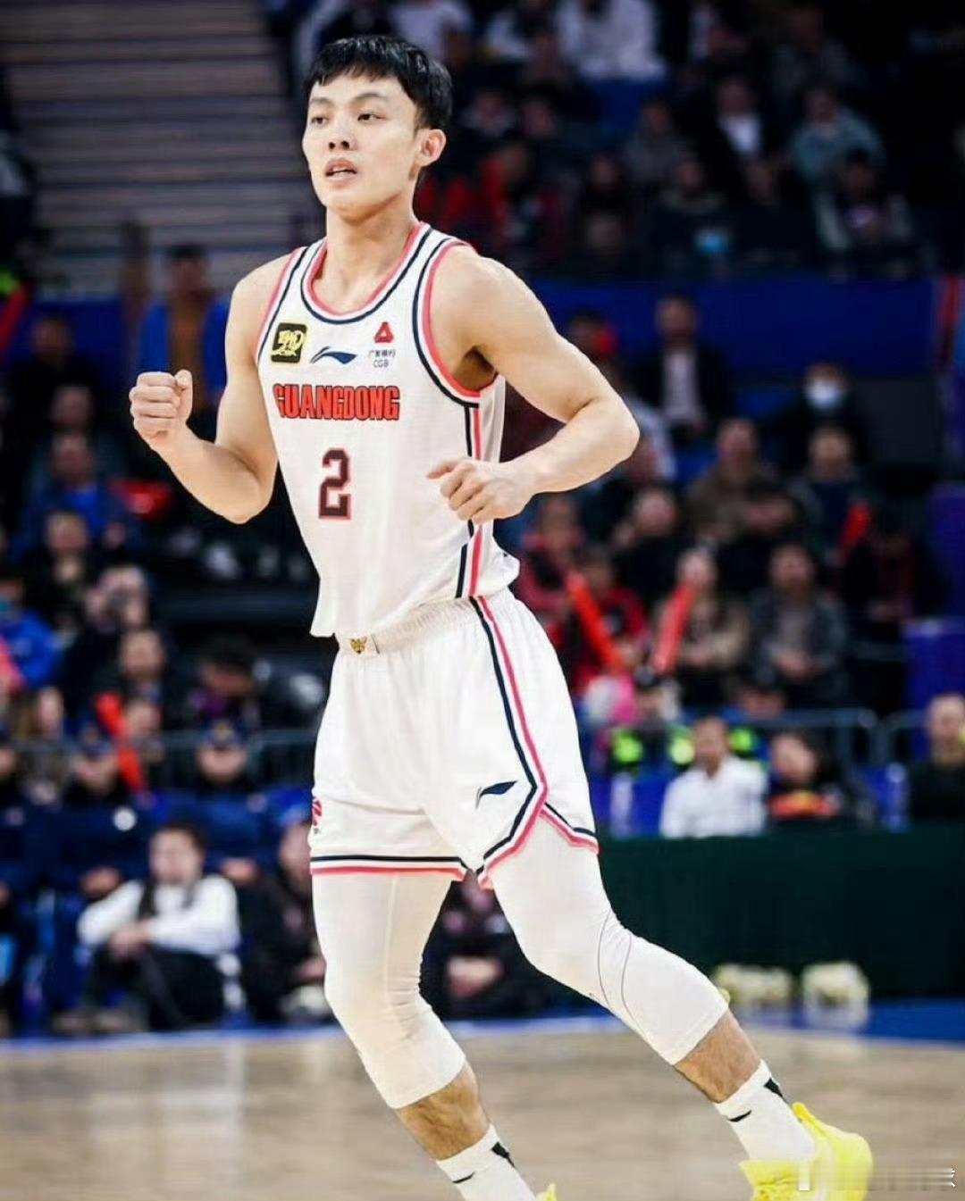 五连胜！广东队93-85力克广州队，赛后球员评分！1.徐杰（9.0分）：上场3