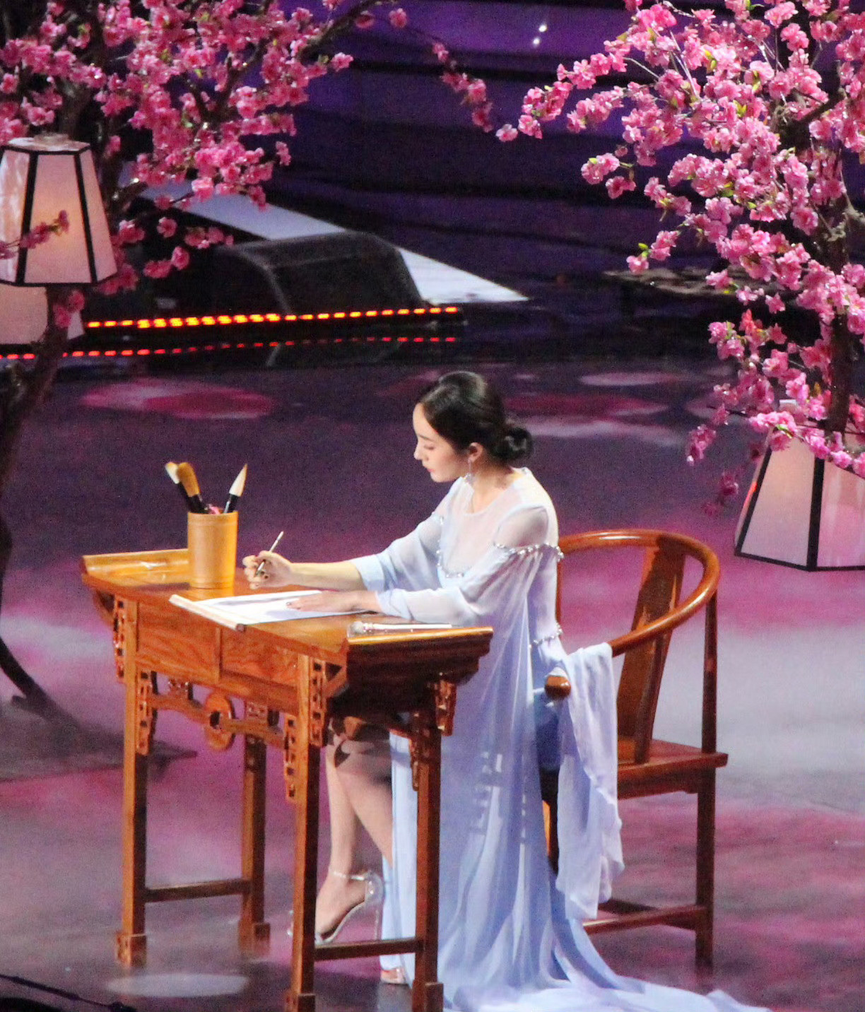 杨幂美到失语……