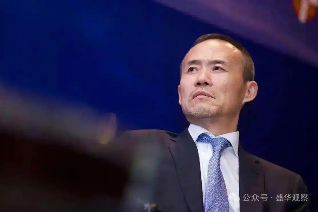 回到2026年4月12日。尽管王石夫妇以最快速度辟谣，但谣言传播者秦枫非但没有删