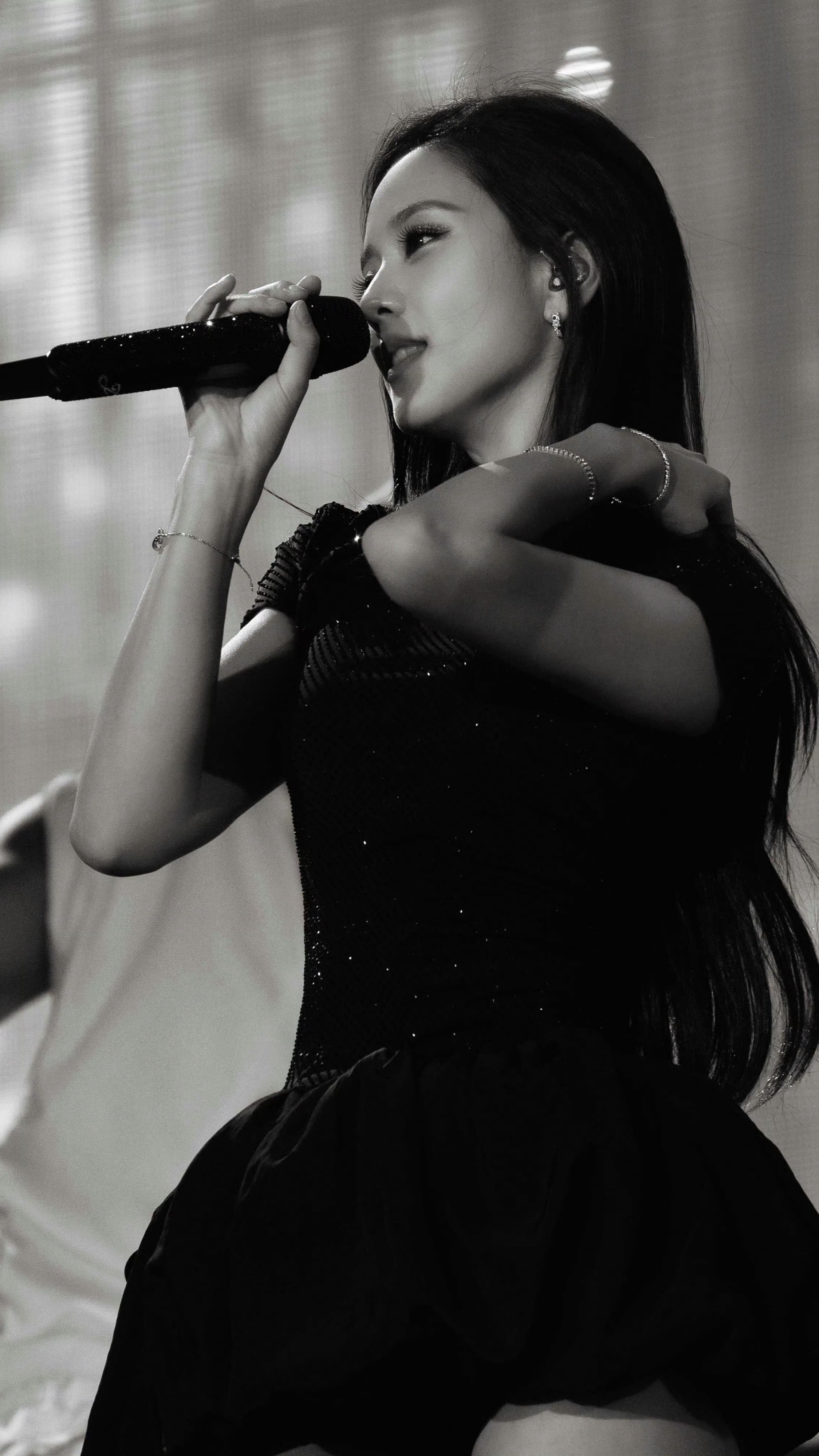 这完美的骨相这鼻梁骨金智秀