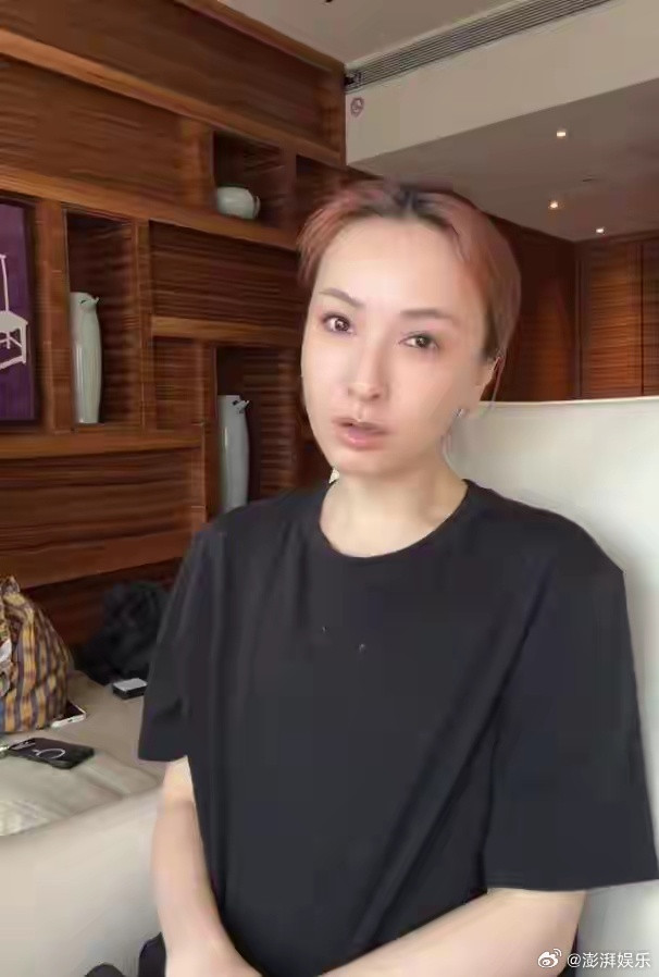 吴昕的脸怎么了吴昕在社交平台发布了一则自制美食视频，全程素颜出镜，却意外因“脸部