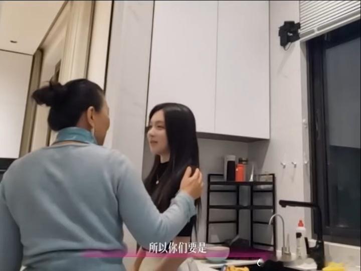 周佑凌妈妈很满意柳柳柳柳周佑凌不存在婆媳矛盾周佑凌妈妈也太会了吧，见面就说第一