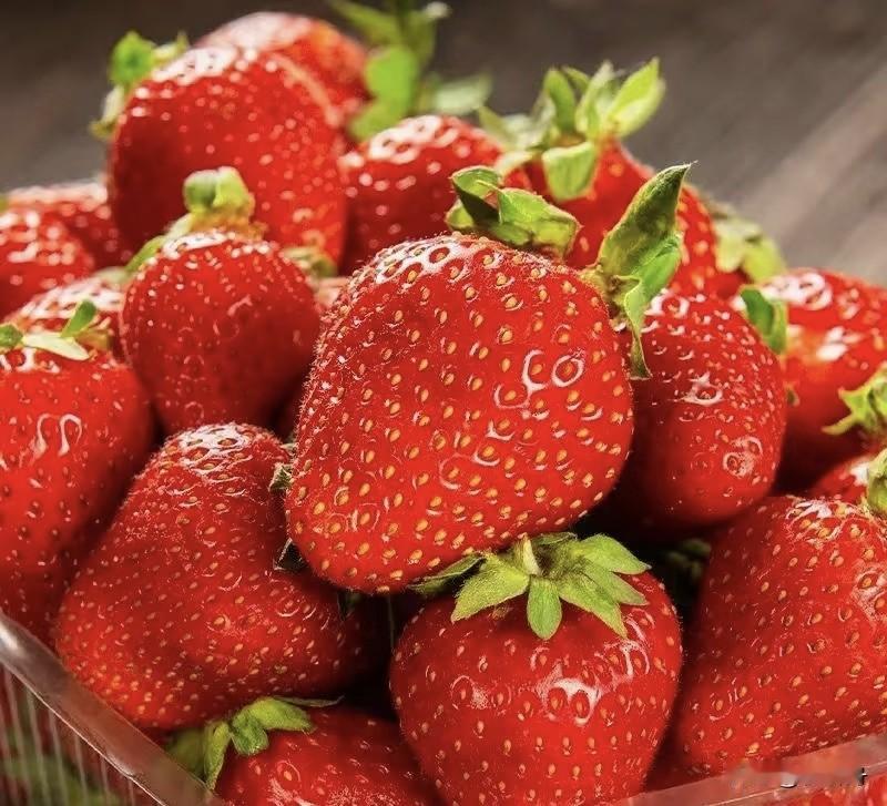 人到中年，三高饮食要记牢6种水果+6种蔬菜水果:第一种、山楂（辅助降血脂，