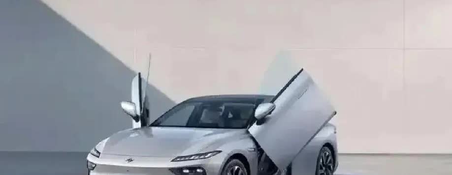 看看这组数据吧！电车30万：使用10年，电费1万，卖2万！油车30万：使