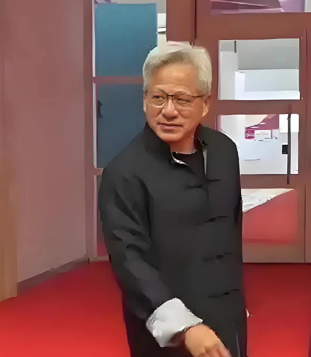 对于黄仁勋，抛开他的身份不谈，就说他这情商，不服不行。7月16日参加我们