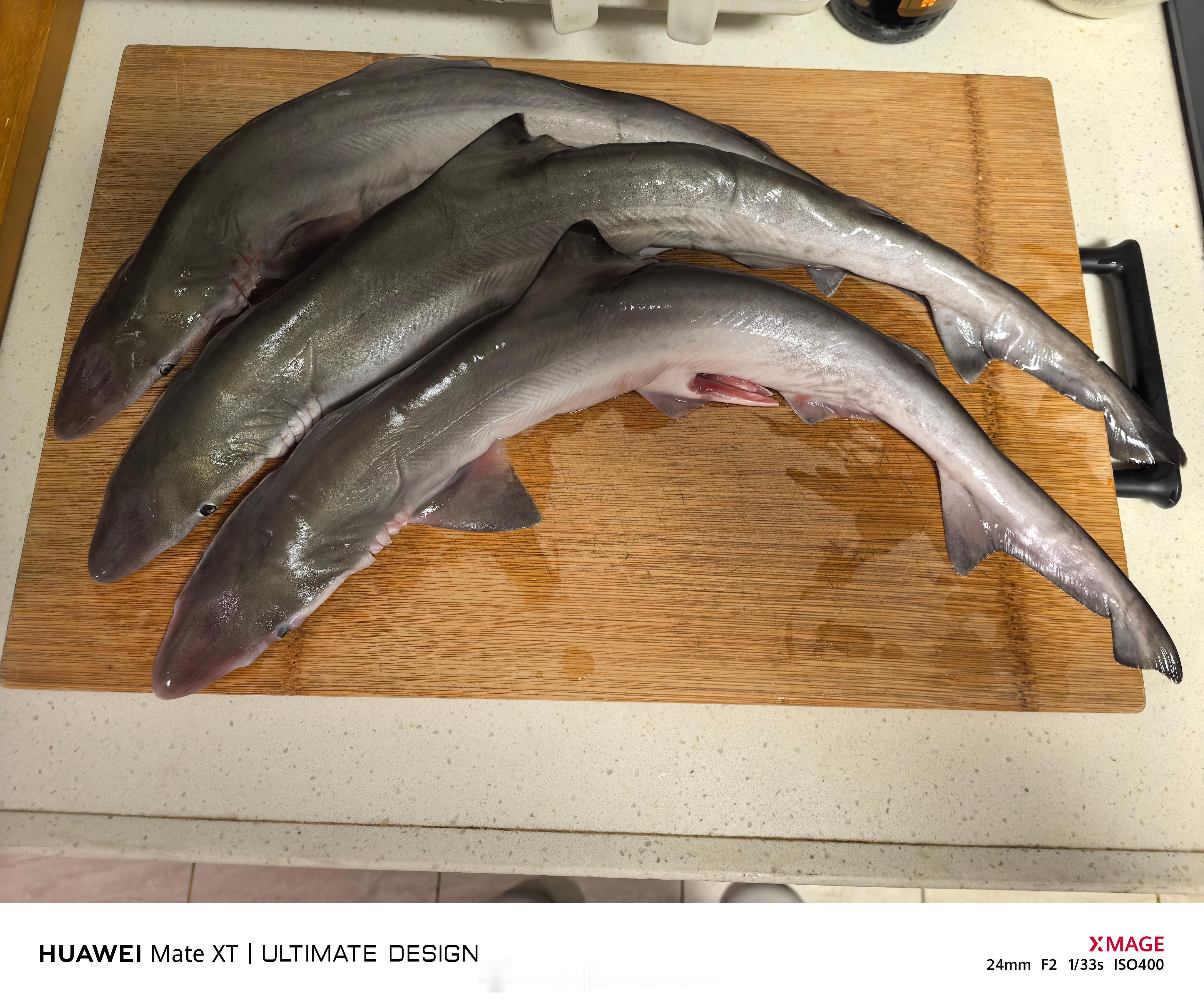 分享下今天的老东北美食袄。我总觉得有淡淡的氨气味（也可能最近牢A看多了），不太吃