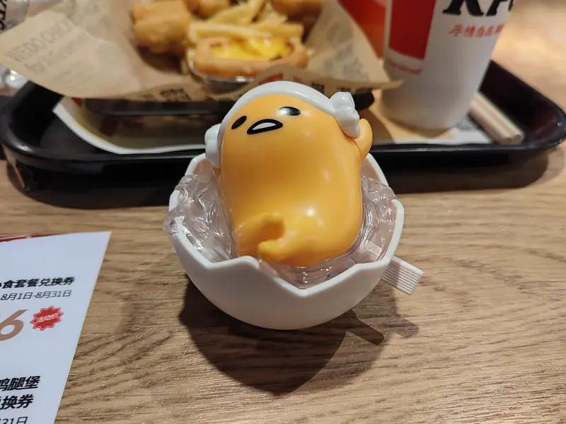 最近，“蛋神”9天涨粉400万的事儿火出圈了。这位“蛋神”是24岁的山东小伙冯先