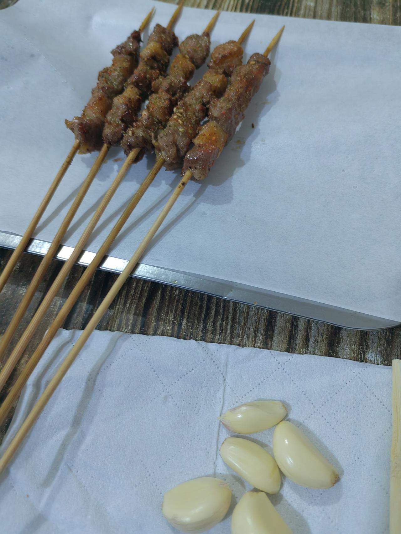 刚从山东曲阜来的小伙伴，特意招待了一番。在这穷乡僻壤的地方，虽然说没有啥可吃的，