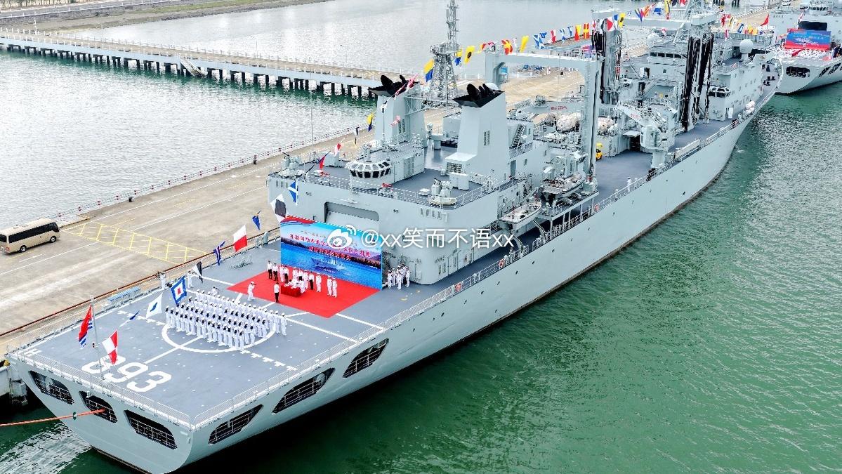 海军又接装了两艘903A级大型综合补给舰，893乌伦古湖和892东江湖舰，均入役