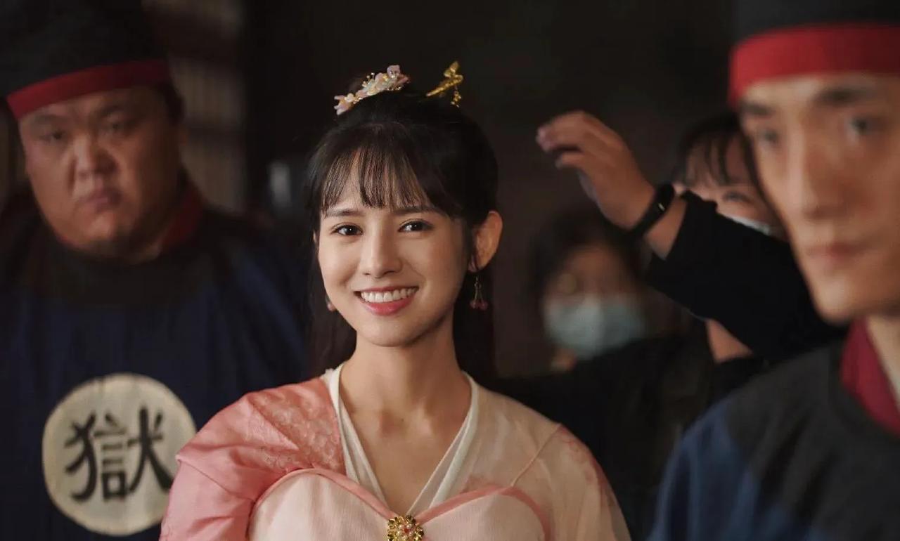 曾舜晞新剧《攻玉》开机大吉，女主鹤南，第一次做女主，却可以赢了很多一线女星，搭档