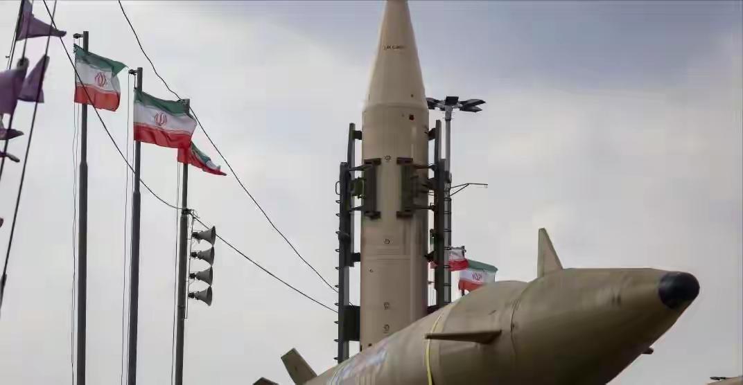 反转实锤！特朗普突然不打伊朗不是伊朗怂是美国真扛不住了特朗普翻脸比翻书