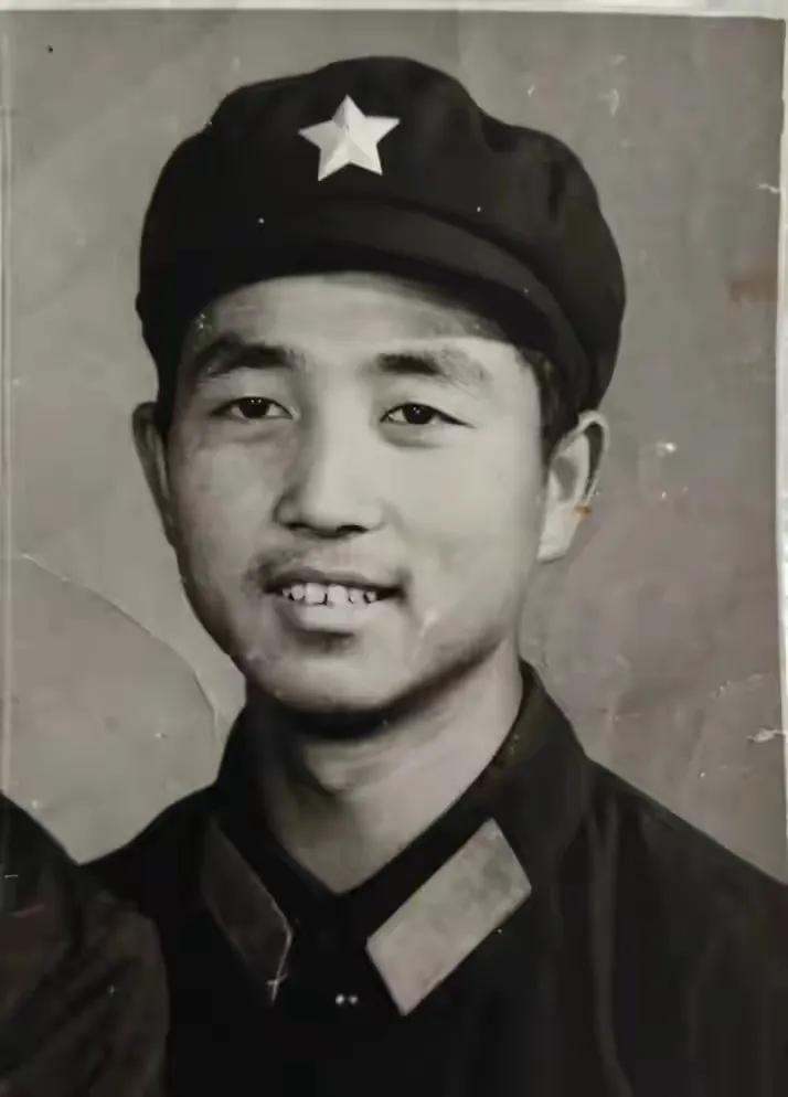 其实我21岁那年处了一个女人，她比我大10岁。人就是，你处在什么年龄段，你对什么