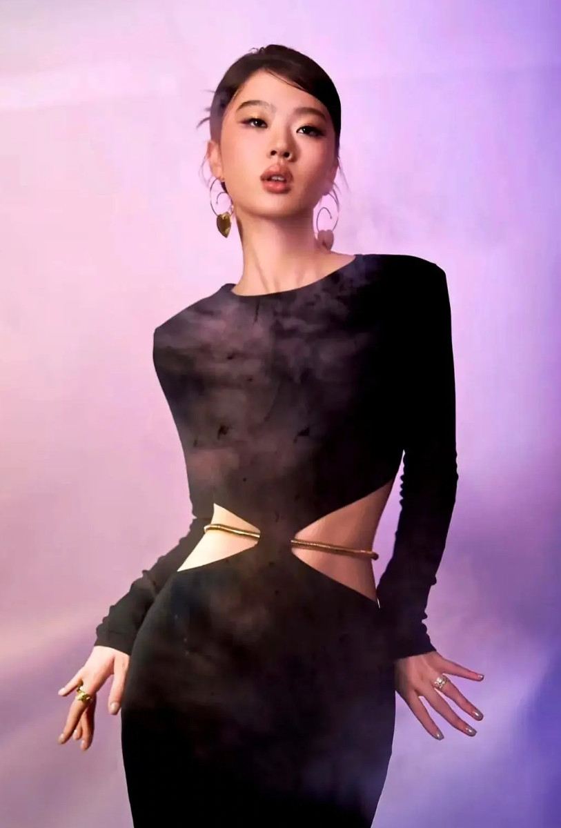 现在全网最后悔的就是李荣浩了吧，不是因为离开了前女友写不出好歌儿，而是他