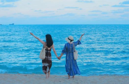 “离大谱了！”北京，一女子和母亲去韩国济州岛旅行，突然接到外婆去世的电话，母女二