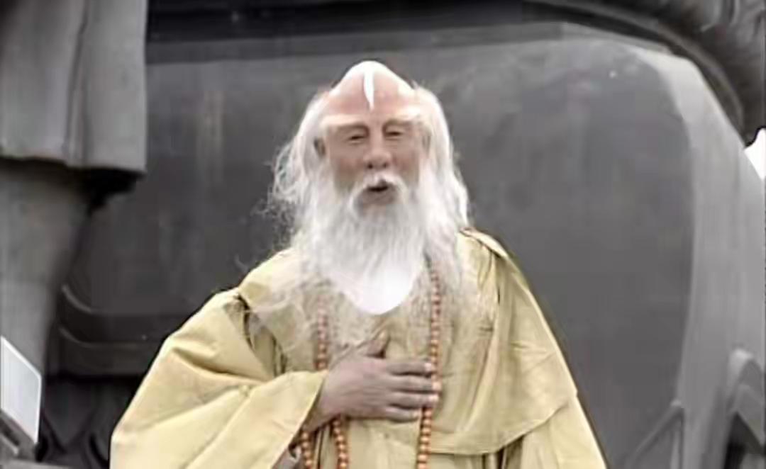 细读西游原著让人直冒冷汗，观音菩萨为何要对金顶大仙设局？你看他胳膊上挂着什么秘密