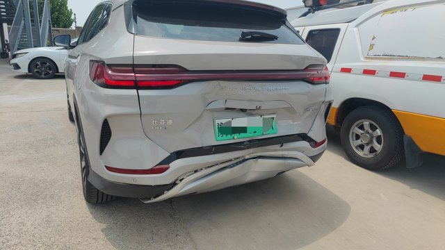 宋plus纵梁溃缩，强度太低了7月13号被追尾，当时看外观感觉不是很严重，以为