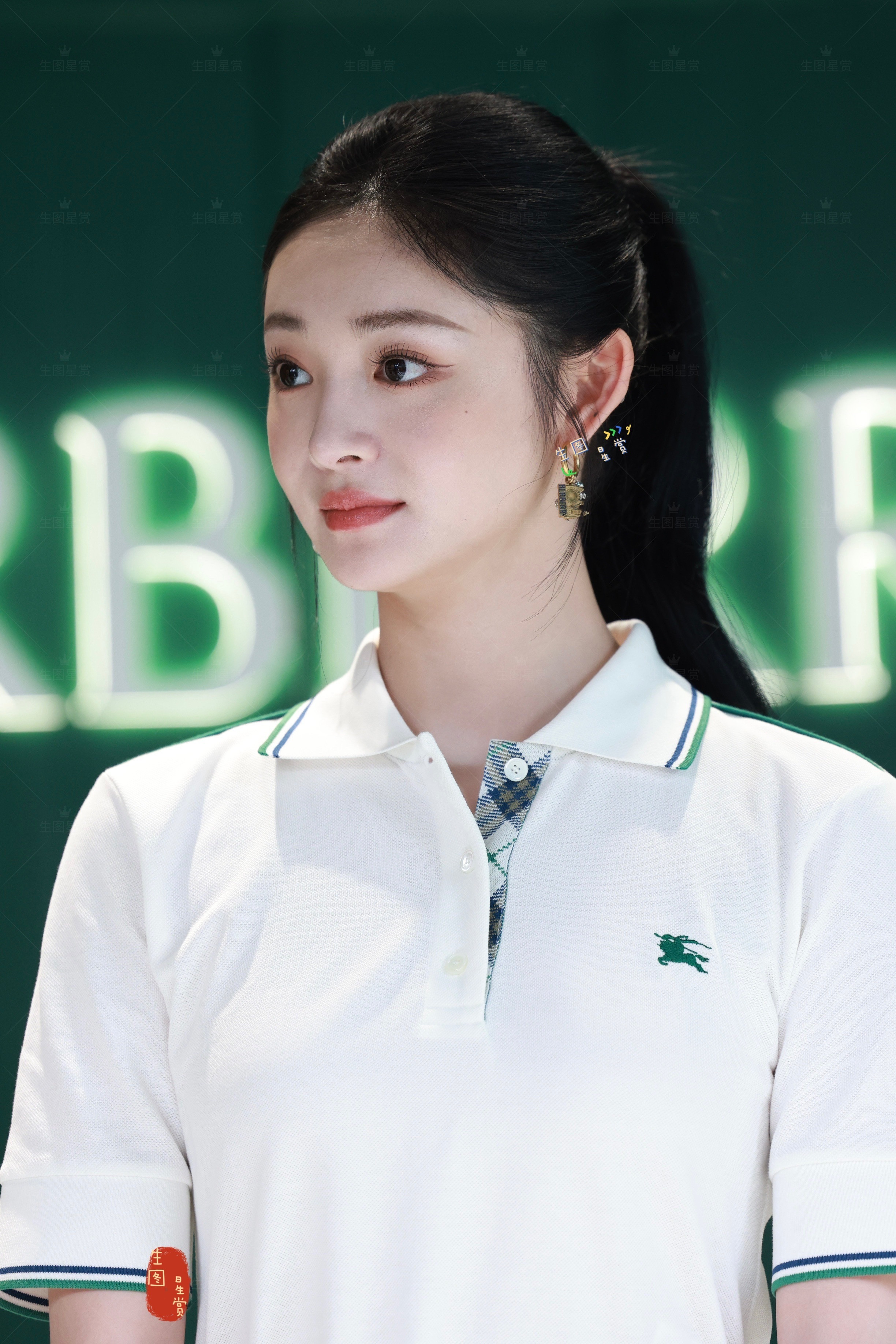 今天是高马尾学姐周洁琼，清新明丽🍃上海burberry活动生图直出