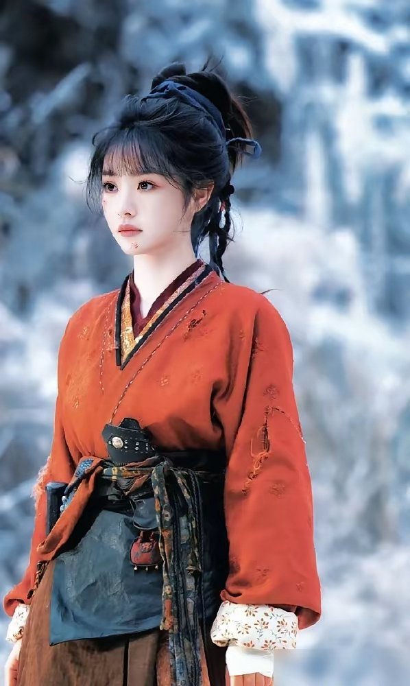 4亿的剧，田曦薇片酬300万。《逐玉》开播5天，单日播放量冲8000万，市占率破